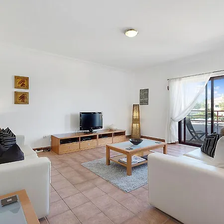 2 Bedroom With Pool View - Dourada