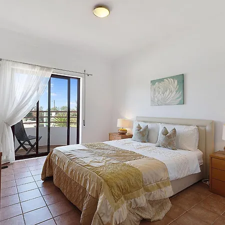 Apartment 2 Bedroom With Pool View - Dourada *